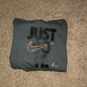Men’s Nike sweatshirt